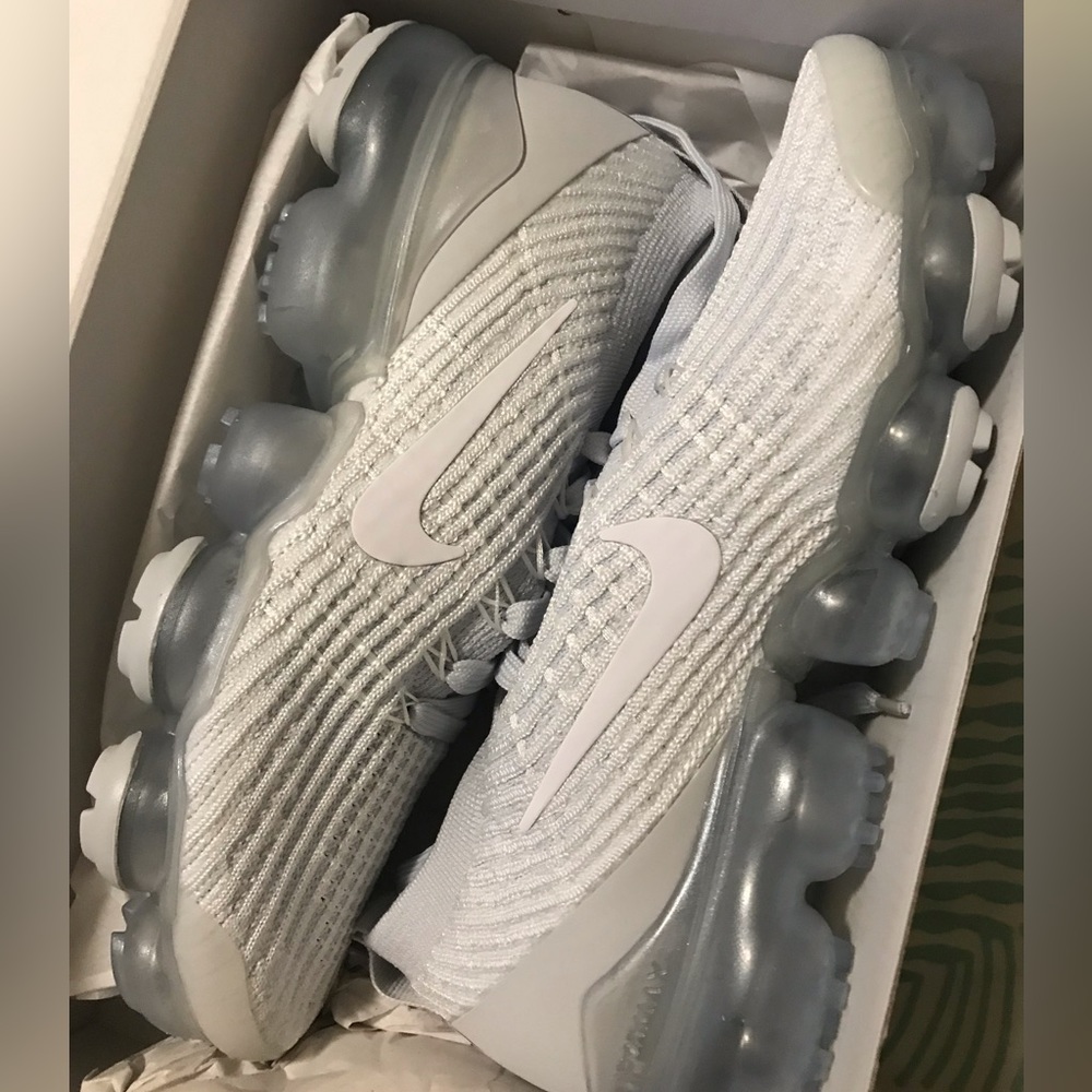 Womens vapormax nike brand new